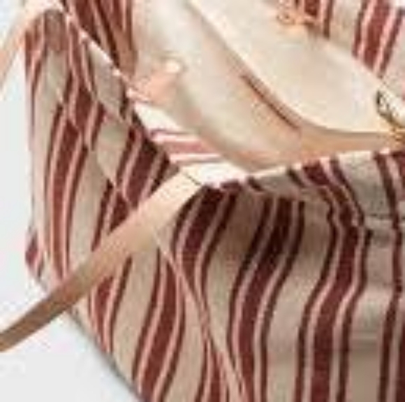 20 $ SALE!-Banana Republic Canvas Stripe Tote - Picture 2 of 3